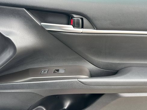 Used 2024 Toyota Camry SE FWD image 19