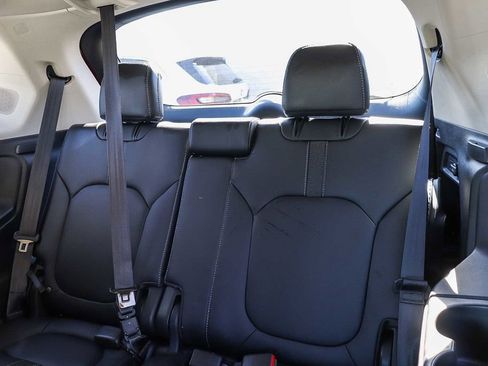 Used 2024 Honda Pilot Touring image 21