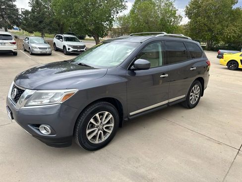 Used 2013 Nissan Pathfinder SL w/ Trailer Tow Pkg AWD/4WD image 31