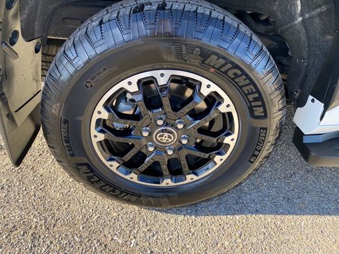 Used 2025 Toyota Sequoia TRD Pro AWD/4WD image 31