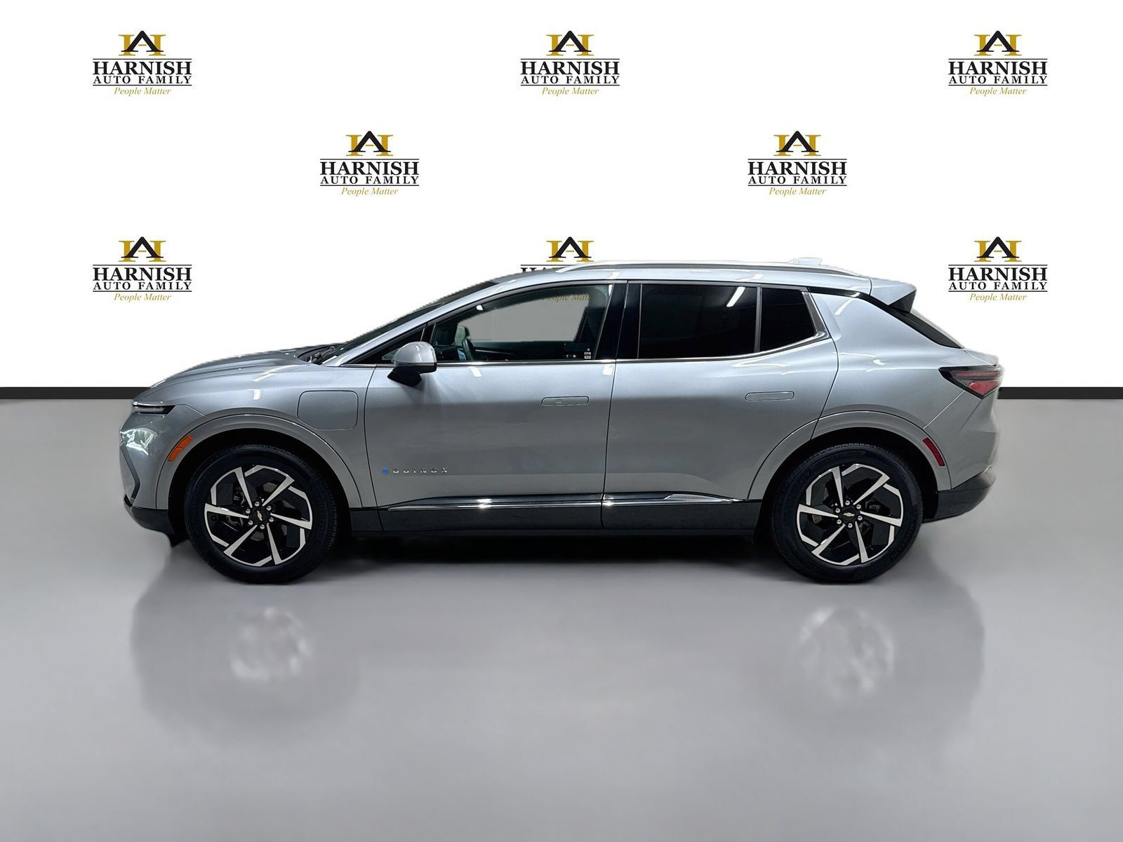 Used 2024 Chevrolet Equinox EV LT FWD image 9