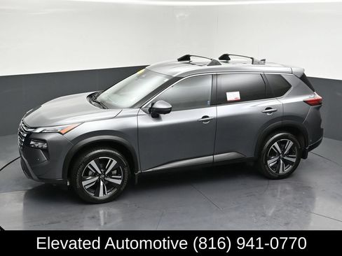 Used 2025 Nissan Rogue SL AWD/4WD image 25
