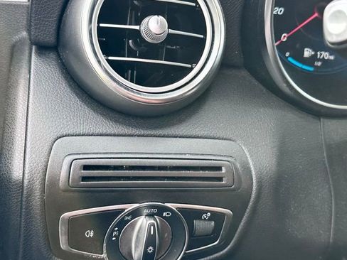 Used 2020 Mercedes-Benz GLC 300 4MATIC image 16