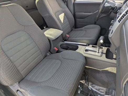 Used 2017 Nissan Frontier SV image 8