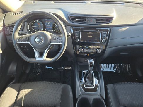 Used 2020 Nissan Rogue SV image 17