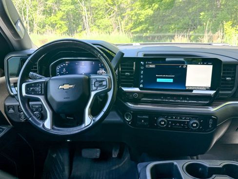 Used 2024 Chevrolet Silverado 2500 LT AWD/4WD image 22