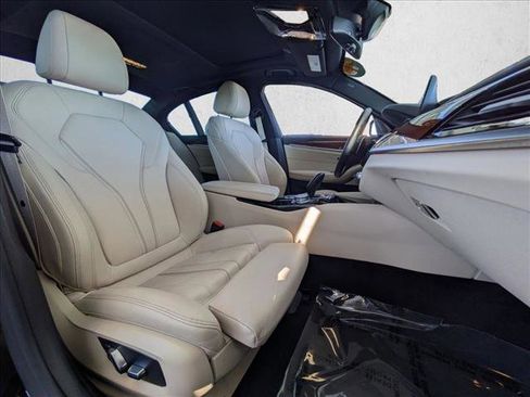 Used 2019 BMW 530i xDrive w/ Executive Package image 21