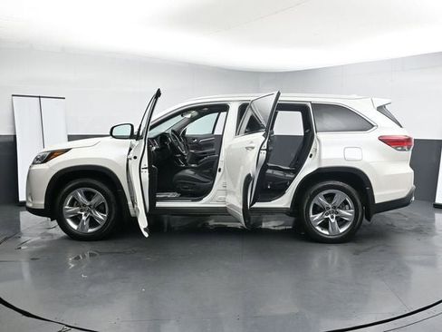 Used 2019 Toyota Highlander Limited image 40