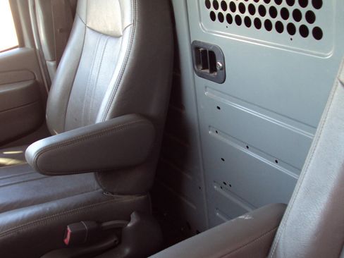 Used 2014 Chevrolet Express 1500 AWD image 27