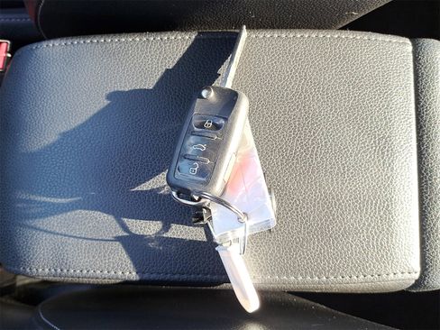 Used 2018 Volkswagen Jetta Wolfsburg Edition image 36