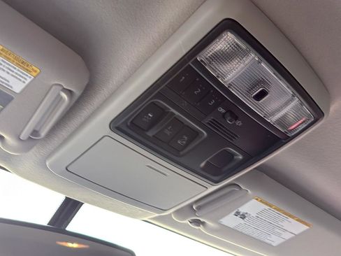 Used 2017 Toyota 4Runner SR5 Premium image 23