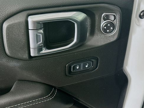 Used 2023 Jeep Wrangler Unlimited Sahara w/ Cold Weather Group AWD/4WD image 15