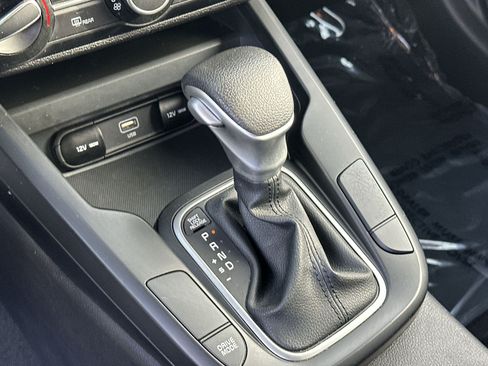 Certified 2023 Kia Soul LX w/ LX Technology Package FWD image 19