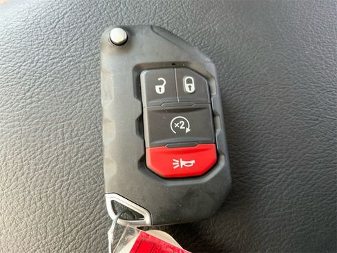 New 2025 Jeep Gladiator Sport image 37