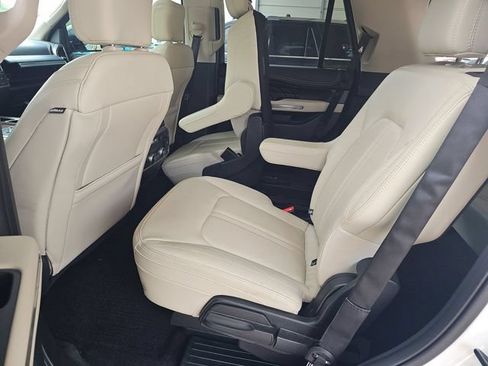 Used 2020 Ford Expedition Platinum AWD/4WD image 8