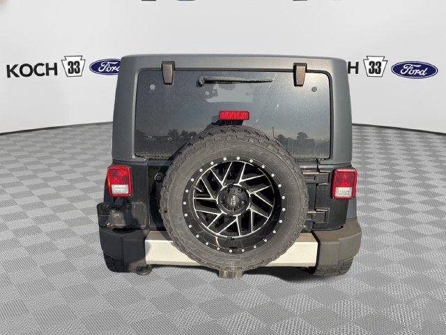 Used 2014 Jeep Wrangler Unlimited Sahara w/ Dual Top Group AWD/4WD image 6
