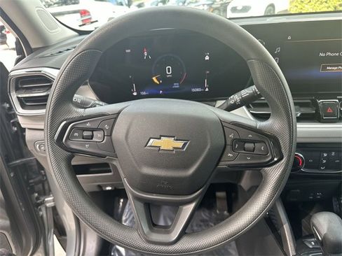 Used 2024 Chevrolet TrailBlazer LT w/ Driver Confidence Package image 11