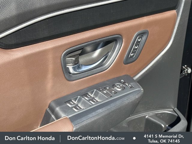 Used 2025 Honda Pilot Elite image 12