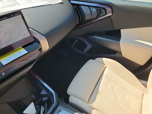 New 2025 BMW X3 xDrive30i w/ Premium Package image 19