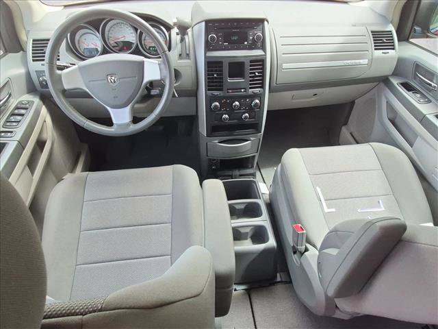 Used 2008 Dodge Grand Caravan SXT FWD image 12