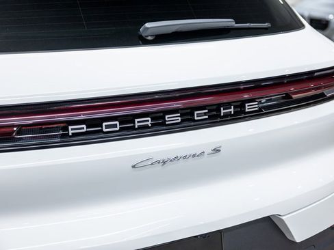 Used 2025 Porsche Cayenne S image 22