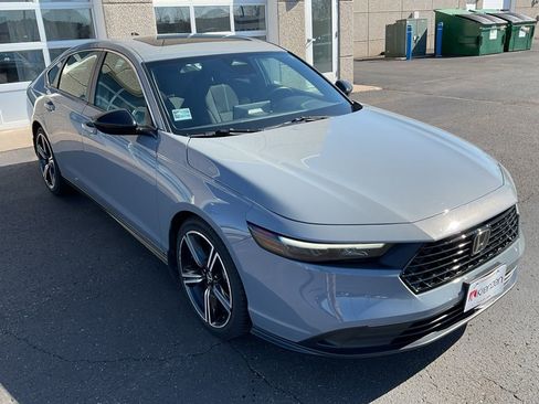 Used 2023 Honda Accord Sport image 3
