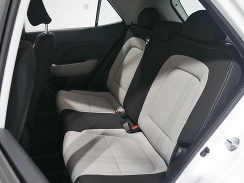 Used 2024 Hyundai Venue SEL image 11