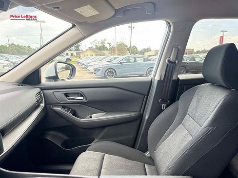 Used 2026 Nissan Rogue SV w/ Cold Weather Package FWD image 14
