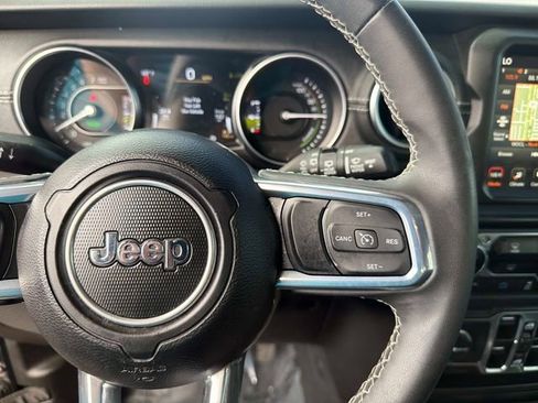 Used 2023 Jeep Wrangler Unlimited Sahara image 27