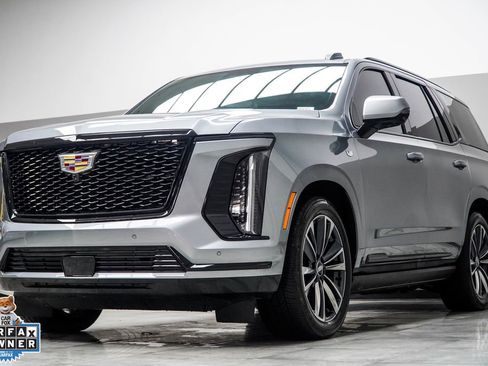Used 2025 Cadillac Escalade Sport w/ Touring Package AWD/4WD image 8