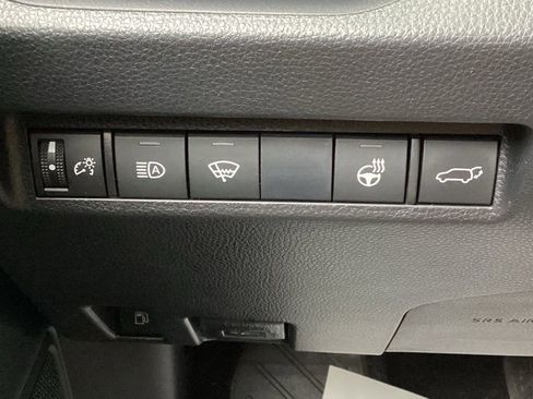 Used 2021 Toyota RAV4 SE w/ Weather & Moonroof Package AWD/4WD image 25