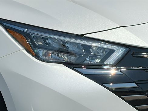 Certified 2025 Nissan Versa SR w/ Trunk Package FWD image 4
