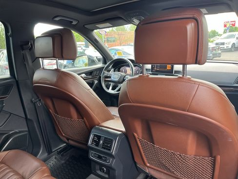 Used 2018 Audi Q5 2.0T Premium Plus w/ Premium Plus Package AWD/4WD image 19