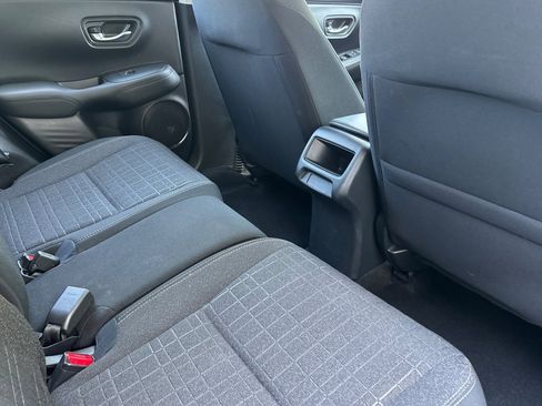Used 2025 Honda HR-V LX image 29