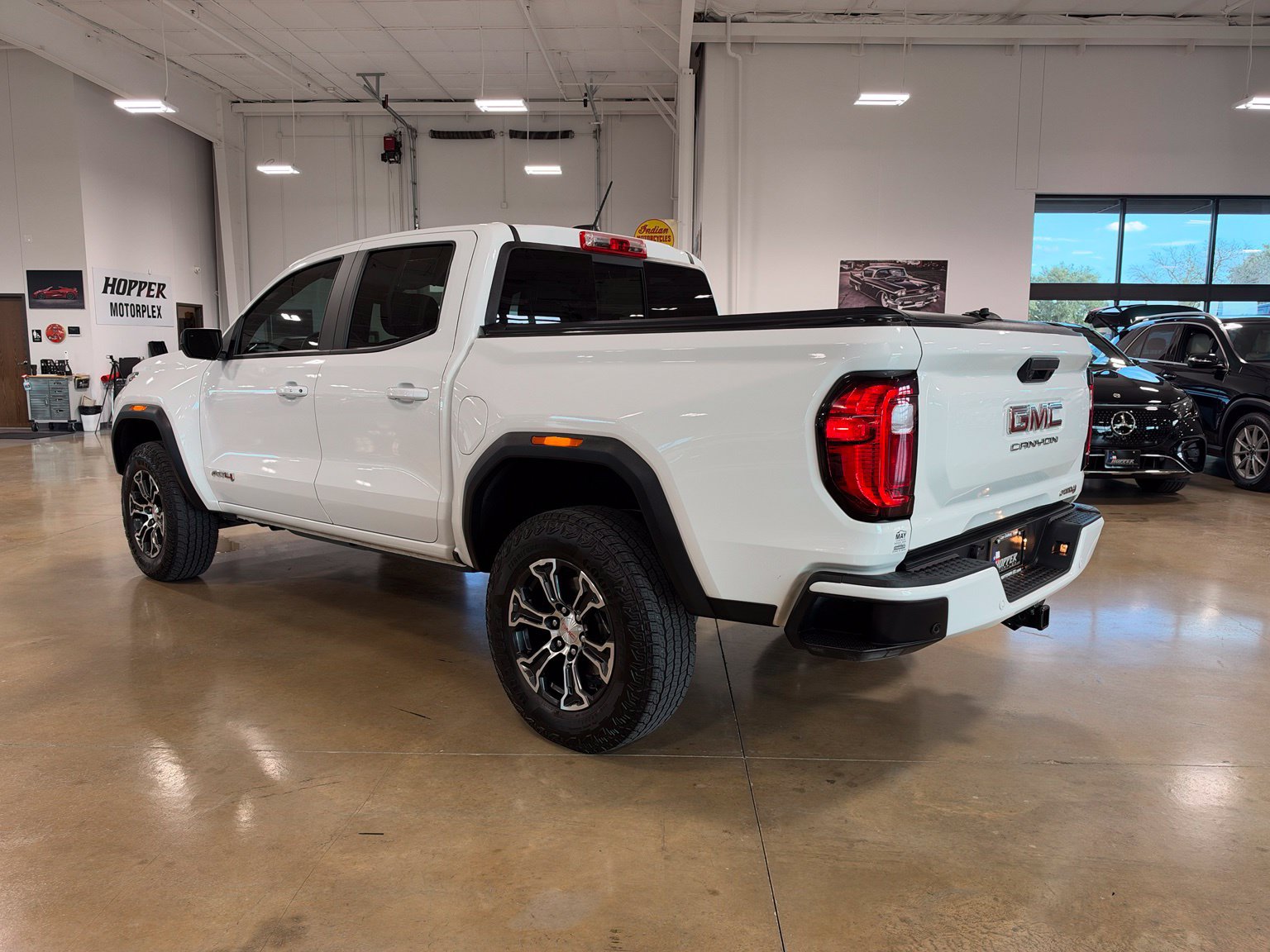 Used 2025 GMC Canyon AT4 AWD/4WD image 6