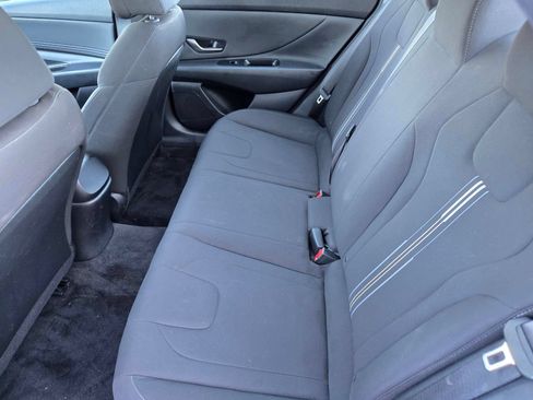 Certified 2022 Hyundai Elantra SEL w/ Convenience Package FWD image 11