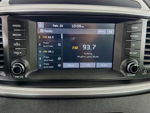 Used 2020 Kia Sorento EX image 17