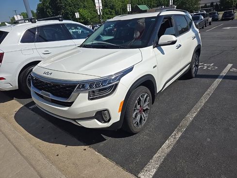 Certified 2023 Kia Seltos SX w/ SX Sunroof Package AWD/4WD image 1