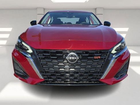 Used 2024 Nissan Altima 2.5 SR image 8