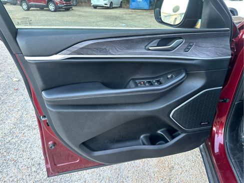 Used 2021 Jeep Grand Cherokee L Limited image 21