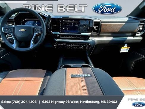 Used 2025 Chevrolet Silverado 2500 High Country w/ High Country Premium Package image 13