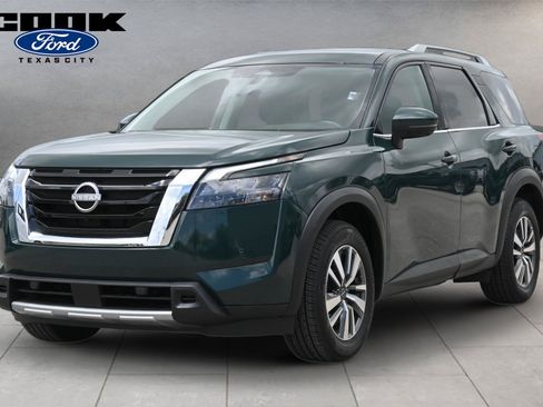 Used 2025 Nissan Pathfinder SL FWD image 1