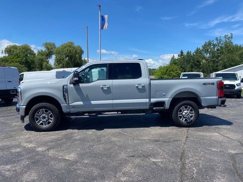 Used 2025 Ford F350 Lariat AWD/4WD image 3