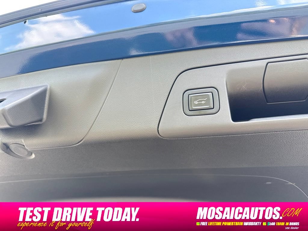 Used 2022 Buick Envision Avenir w/ Technology Package II AWD/4WD image 21