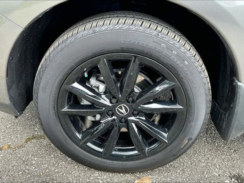 Used 2025 Acura RDX SH-AWD image 17