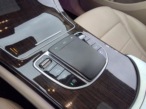 Used 2022 Mercedes-Benz GLC 300 GLC 300 image 21