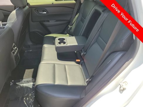 Used 2023 Nissan Rogue SL w/ SL Premium Package FWD image 27