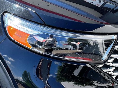 Used 2021 Ford Explorer Platinum w/ Equipment Group 601A AWD/4WD image 31