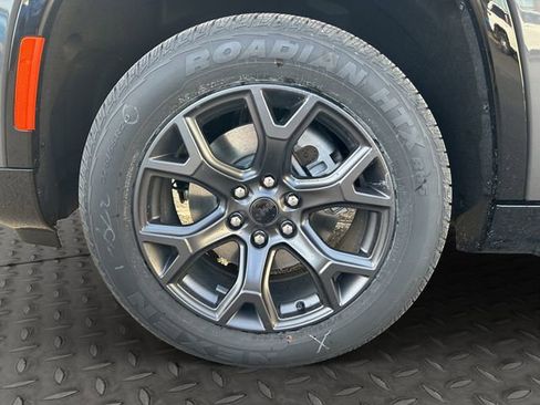 New 2026 Jeep Grand Wagoneer Limited w/ Convenience Group I image 23