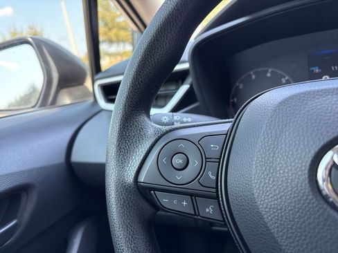 Used 2025 Toyota Corolla LE image 14